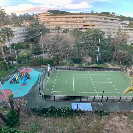 Francia Bat Gogh Avec Piscine * קאן